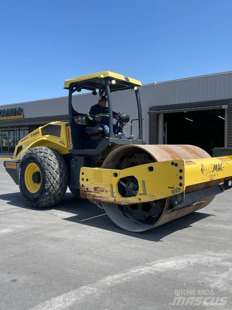 Bomag BW 211 DH-5 Rulli monotamburo