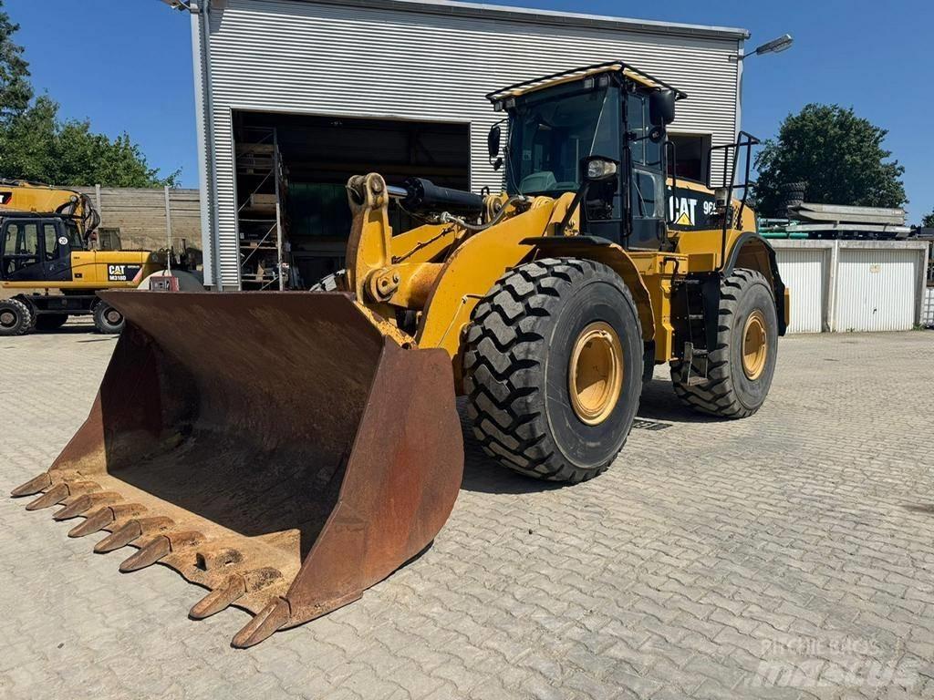 CAT 966 K Pale gommate