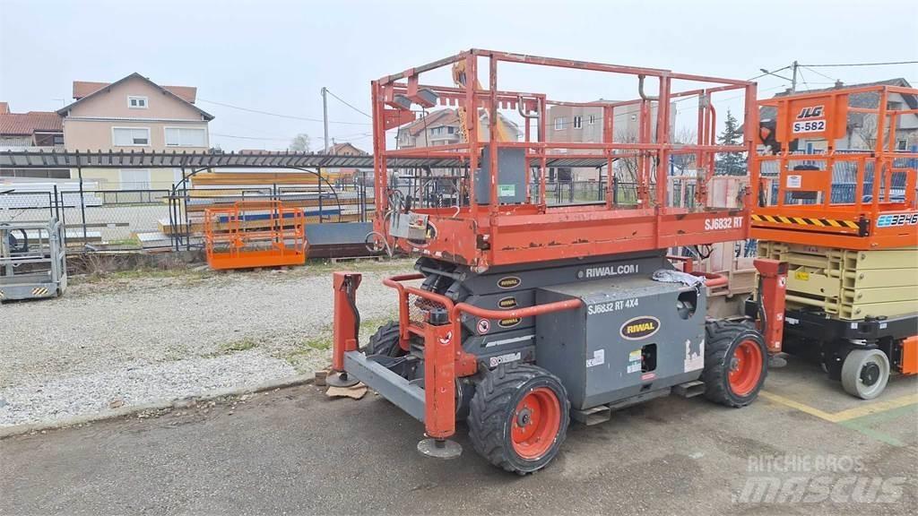 SkyJack SJ6832RTE Piattaforme a pantografo