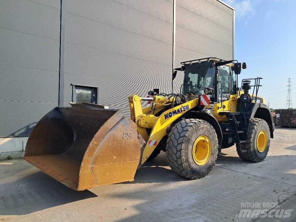 Komatsu WA380-8E0 Pale gommate