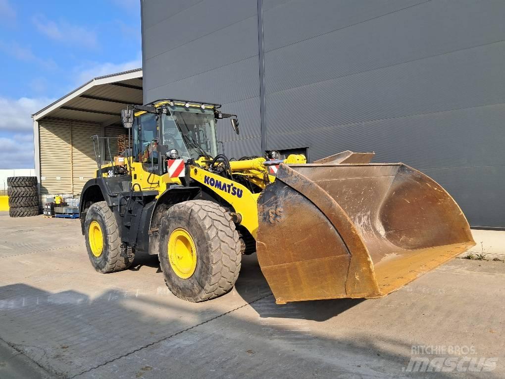 Komatsu WA380-8E0 Pale gommate