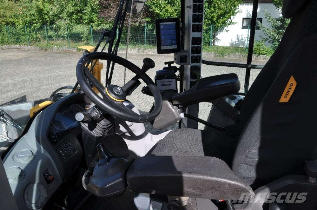 Volvo L90H Long Boom Pale gommate