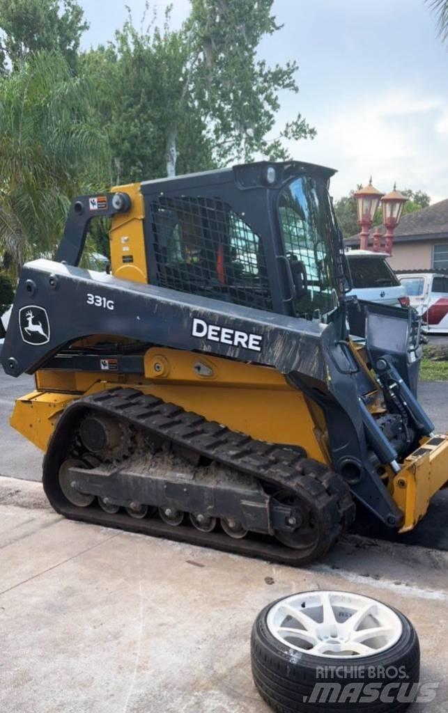 John Deere 331G Mini Pale Gommate