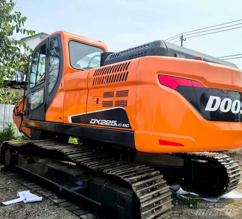 Doosan DX 225 LC Escavatori cingolati