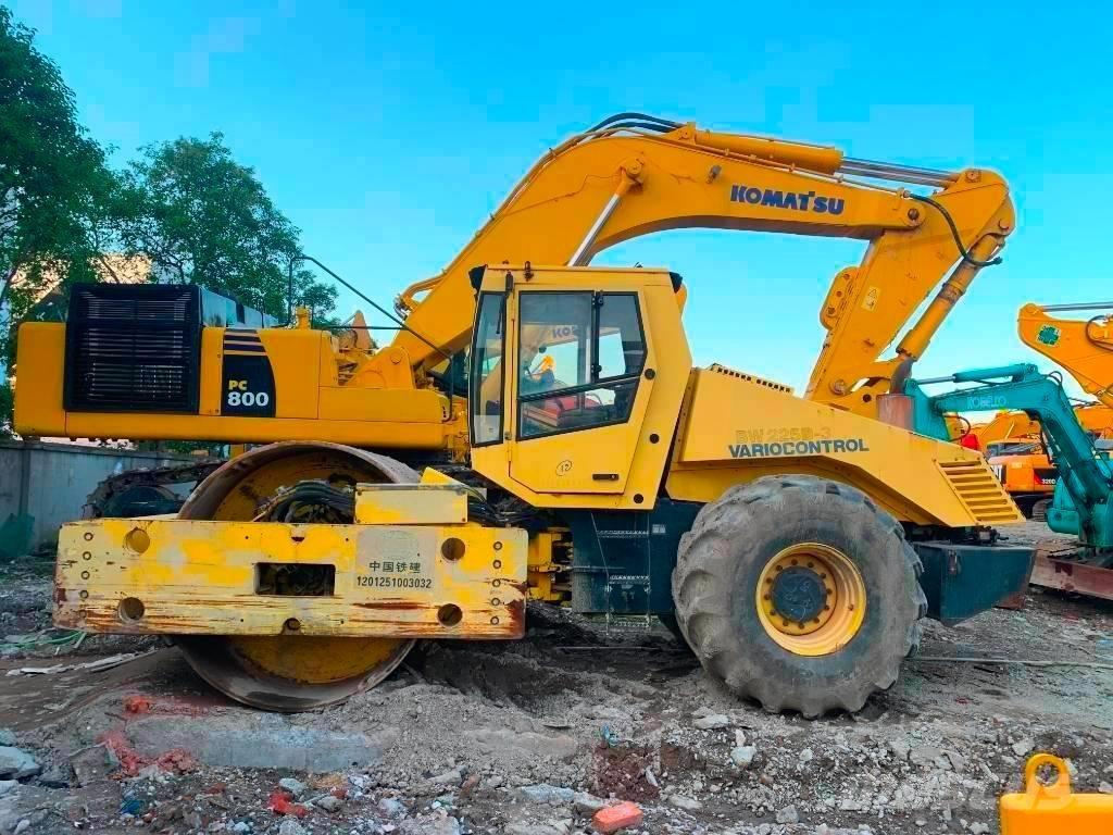 Bomag BW 225 D-3 Rulli a doppio tamburo