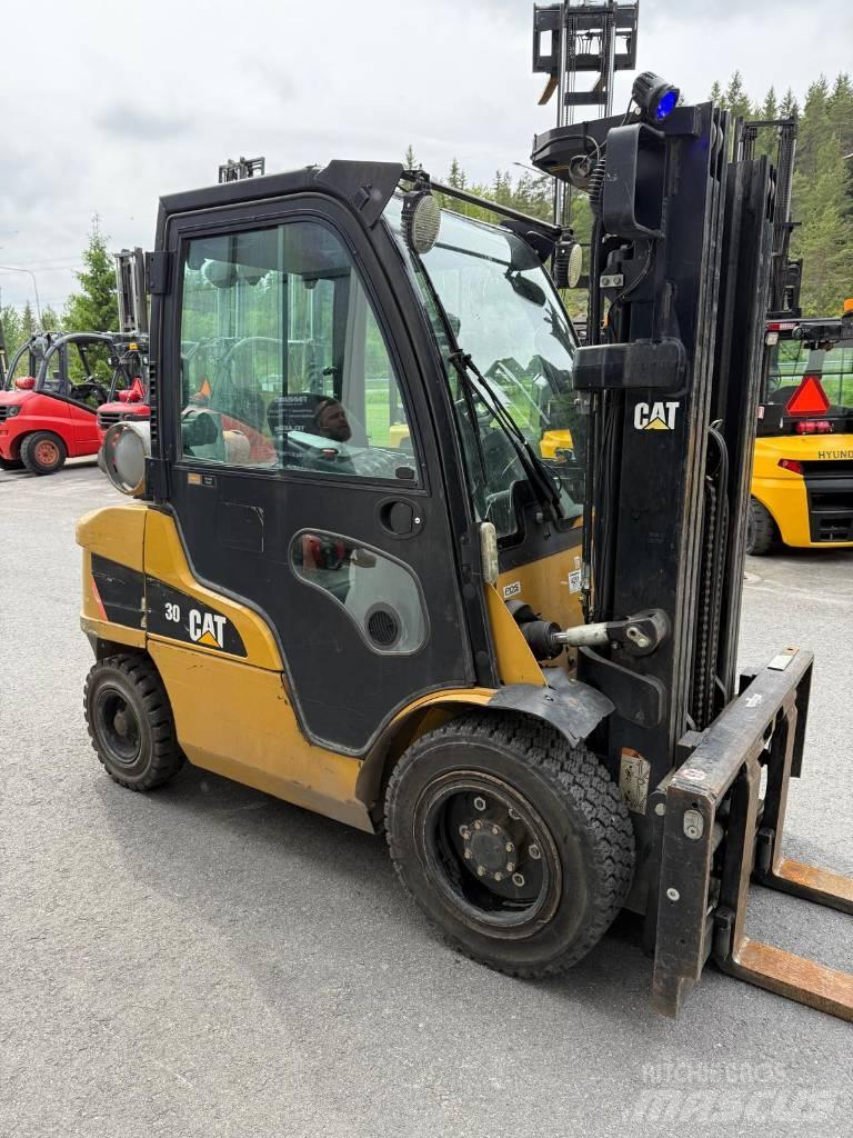 CAT GP 30 N Carrelli elevatori GPL