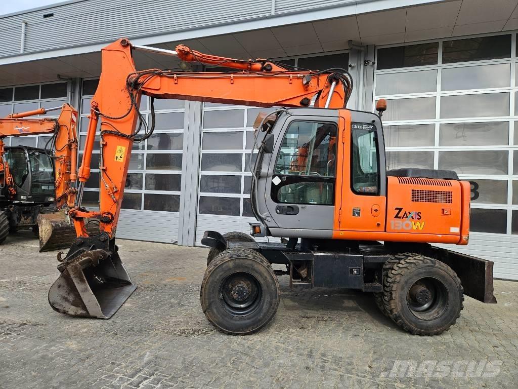 Hitachi ZX130W Escavatori gommati
