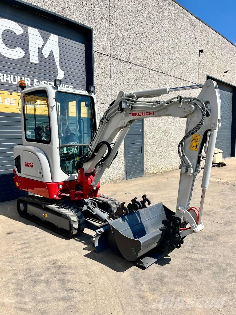 Takeuchi TB 225 Miniescavatori