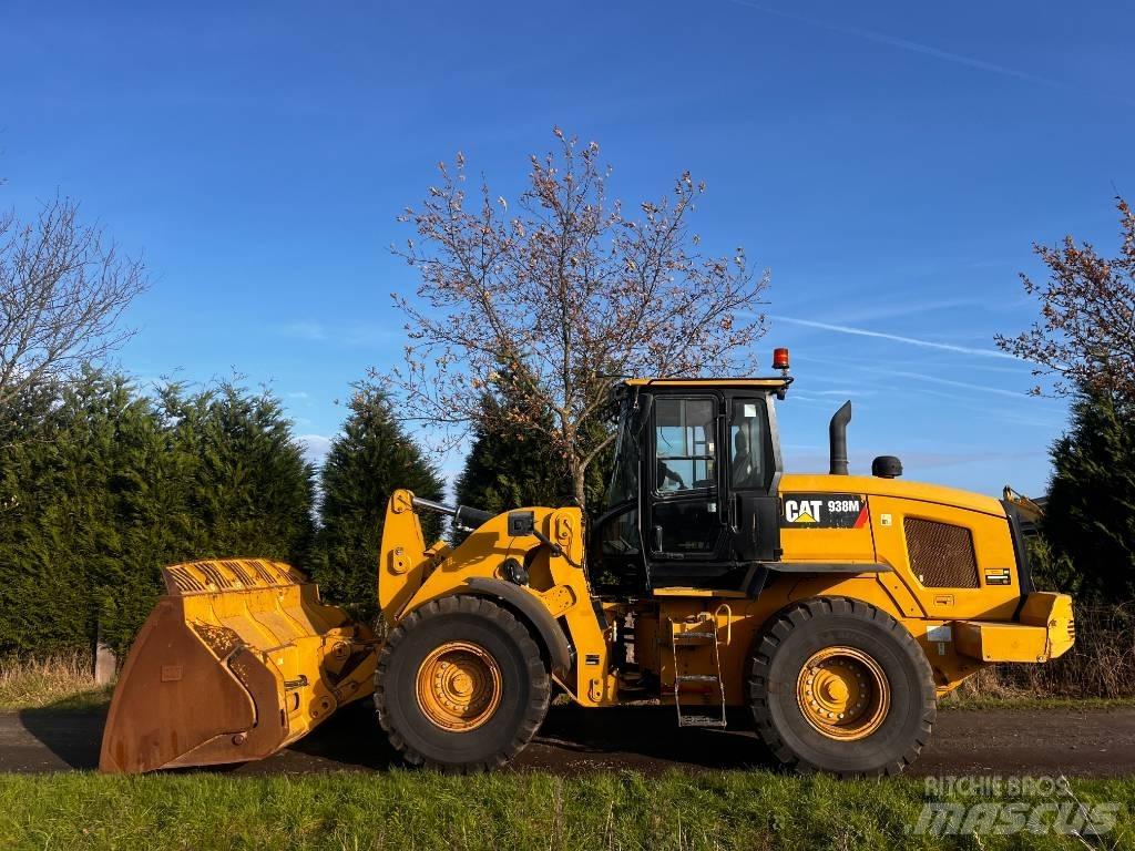 CAT 938M Pale gommate