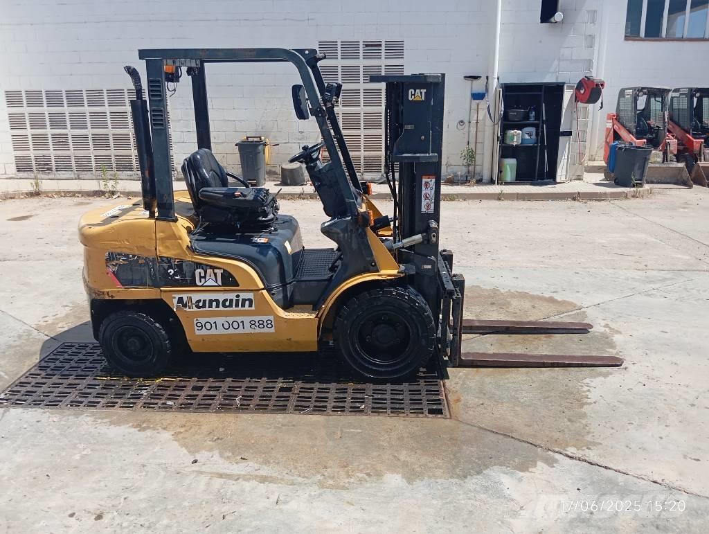 CAT DP 30 NT Carrelli elevatori diesel
