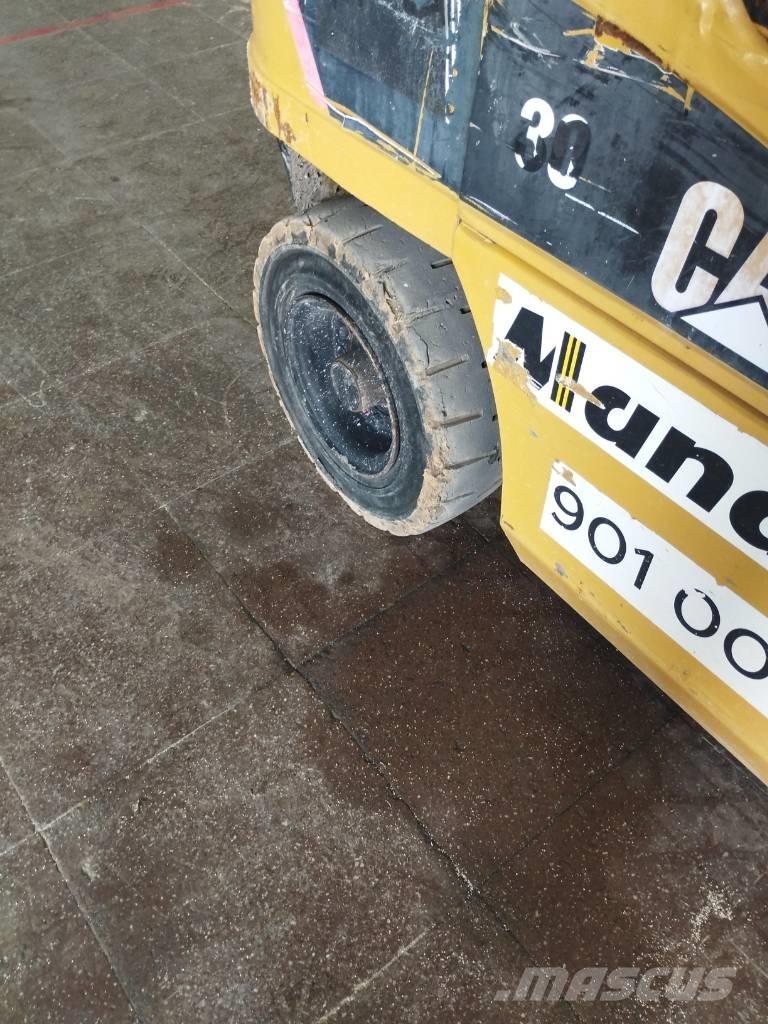 CAT DP 30 NT Carrelli elevatori diesel