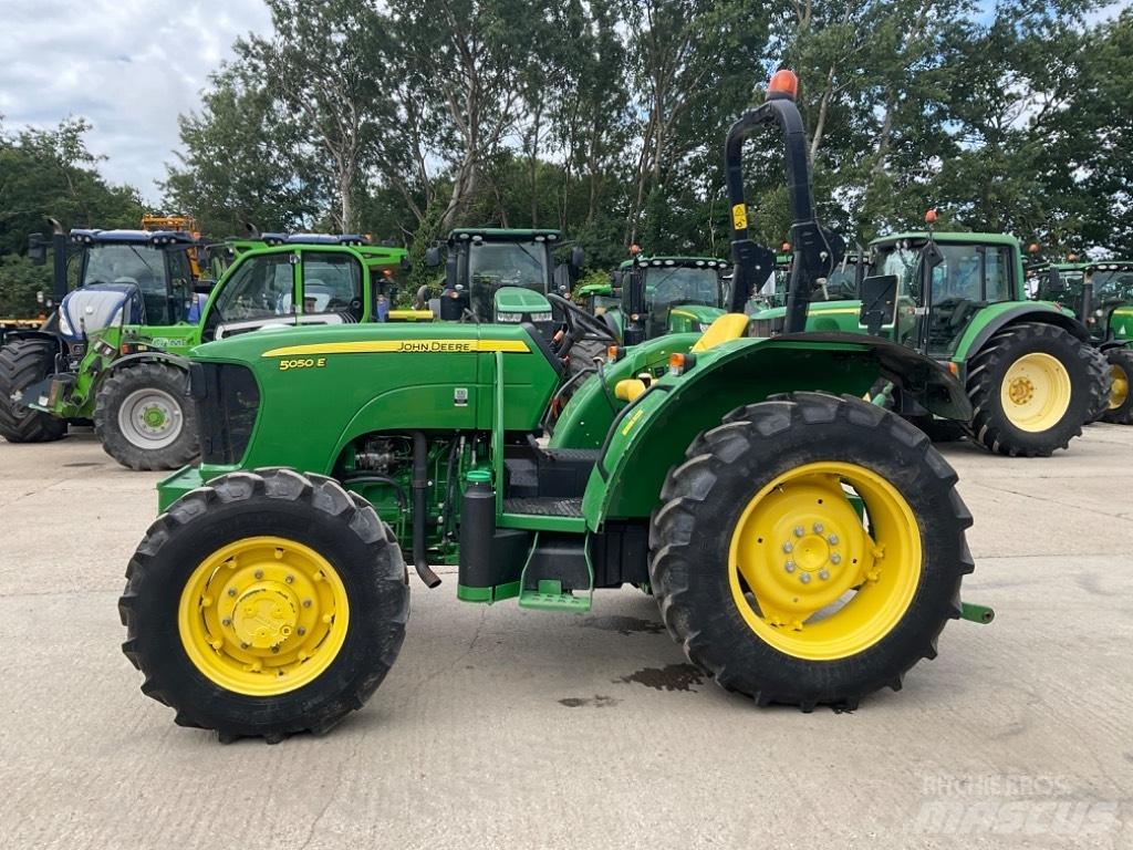 John Deere 5050E Trattori