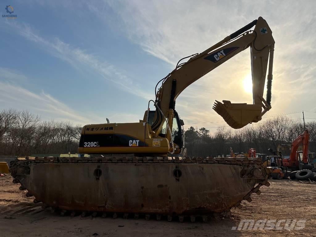 CAT 320CL Escavatori anfibi