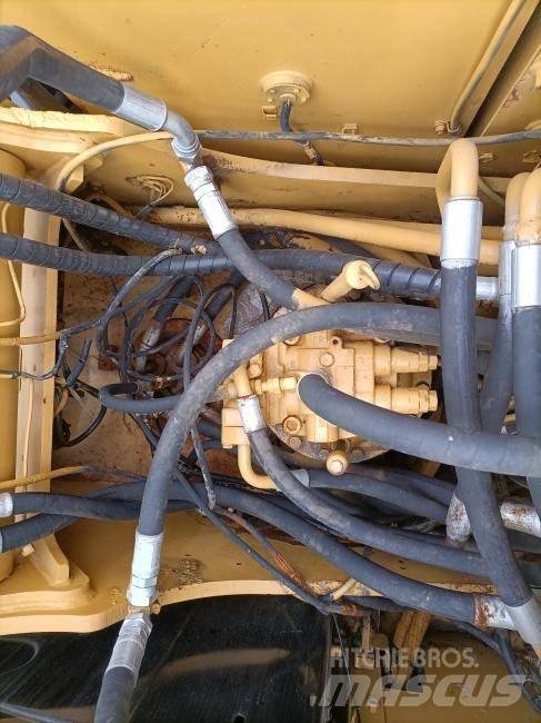 CAT 325 D Escavatori cingolati