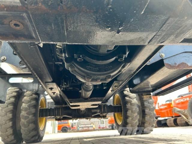Yanmar TW110W Escavatori gommati