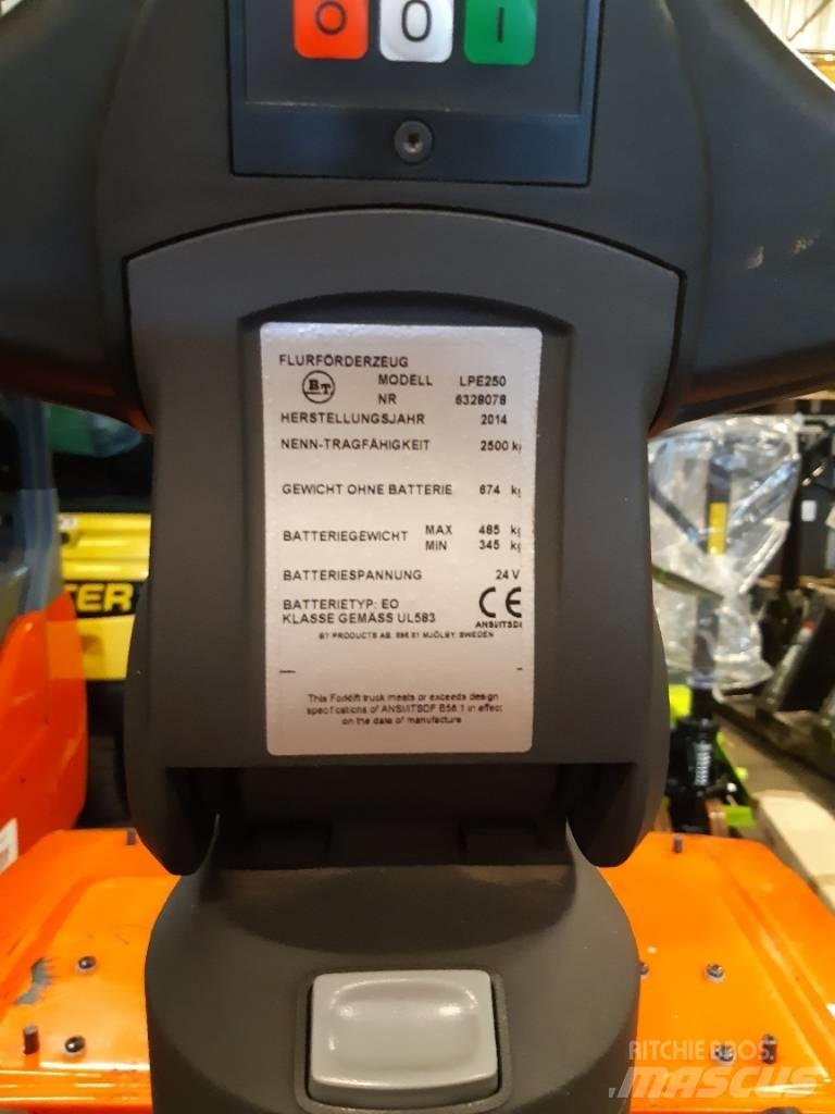 Toyota LPE250 Carrelli elevatori bassi a piattaforma