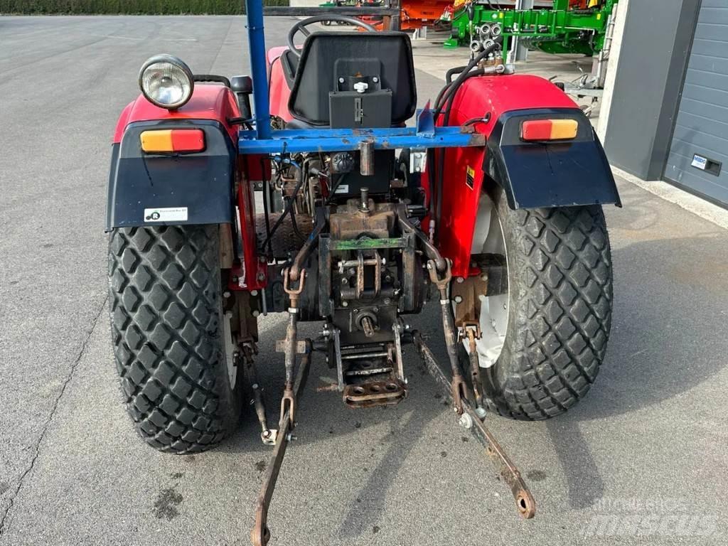 YTO 400 2-wd Trattori