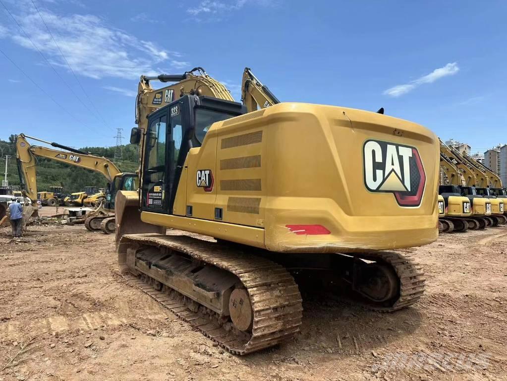 CAT 323 Escavatori cingolati