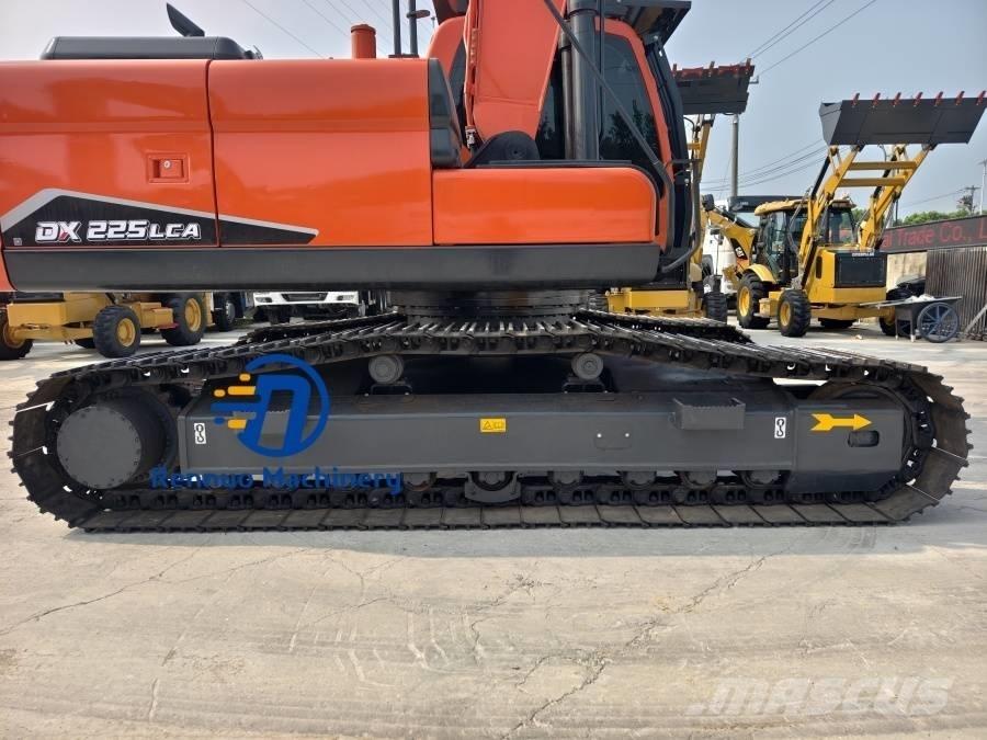 Doosan DX 225 LCA Escavatori cingolati