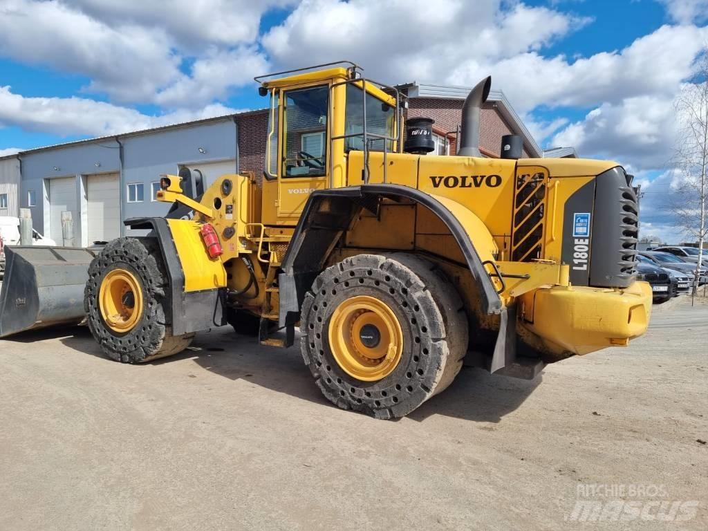 Volvo L 180 E Pale gommate