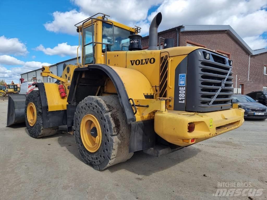 Volvo L 180 E Pale gommate