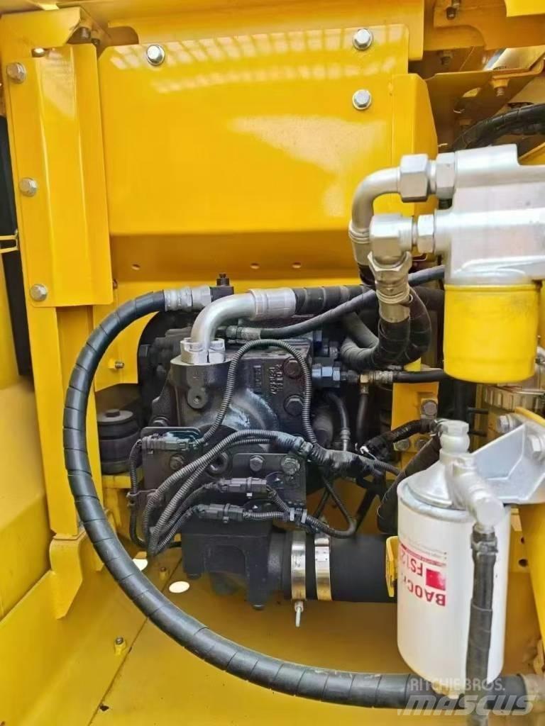 Komatsu 130LC-7 Escavatori cingolati