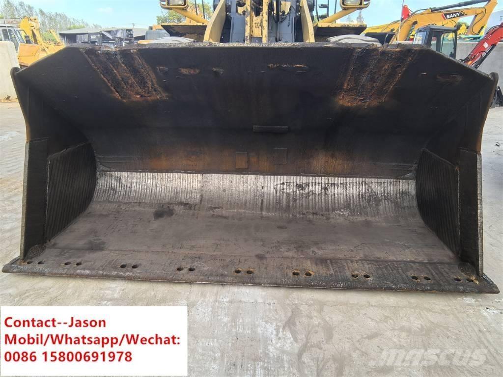 Komatsu WA 470-6H Pale gommate