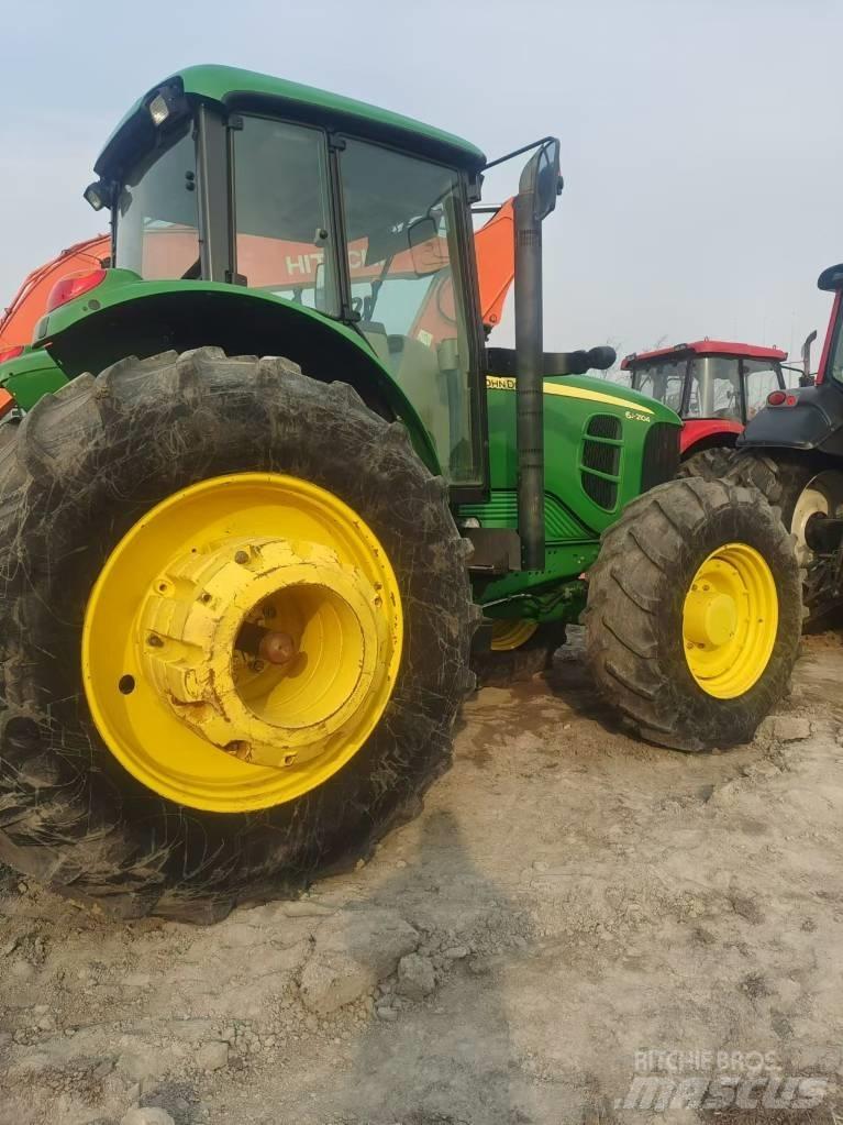 John Deere 6J-2104 Trattori