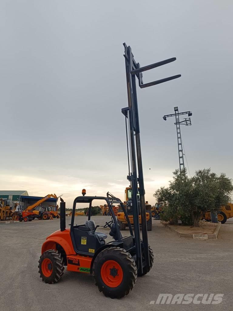 Ausa CH 250 X4 Elevatore per esterni