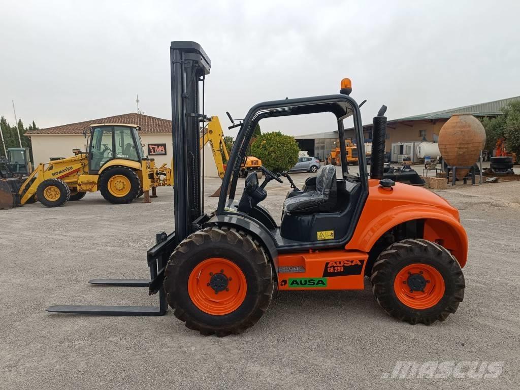 Ausa CH 250 X4 Elevatore per esterni