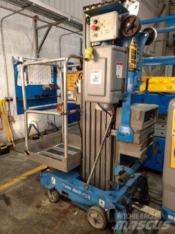 Genie AWP 30 DC Sollevatori verticali