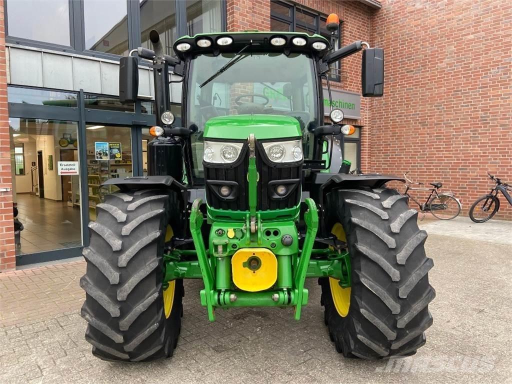 John Deere 6130R Trattori