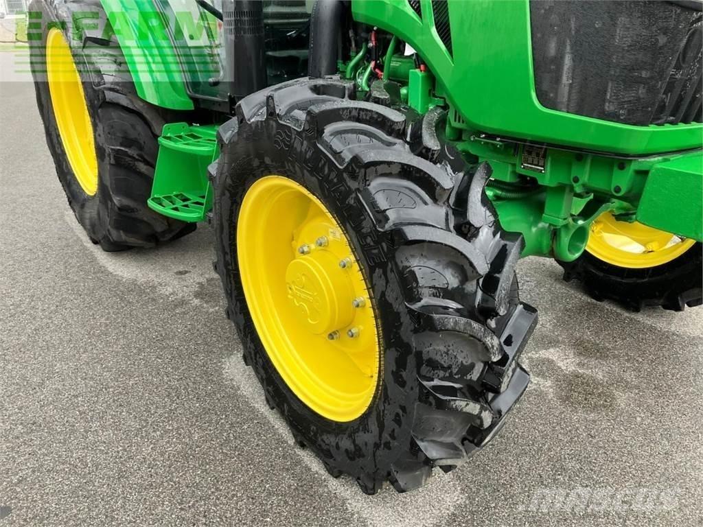 John Deere 5067E Trattori