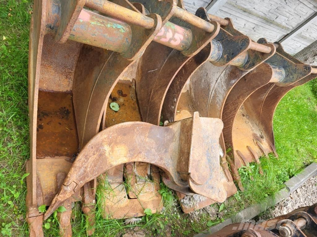 Komatsu PW110 Escavatori gommati