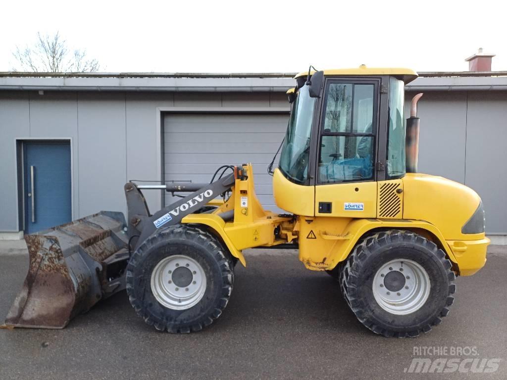 Volvo L 30 B Pale gommate