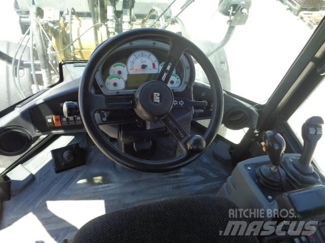 CAT 930 H Pale gommate