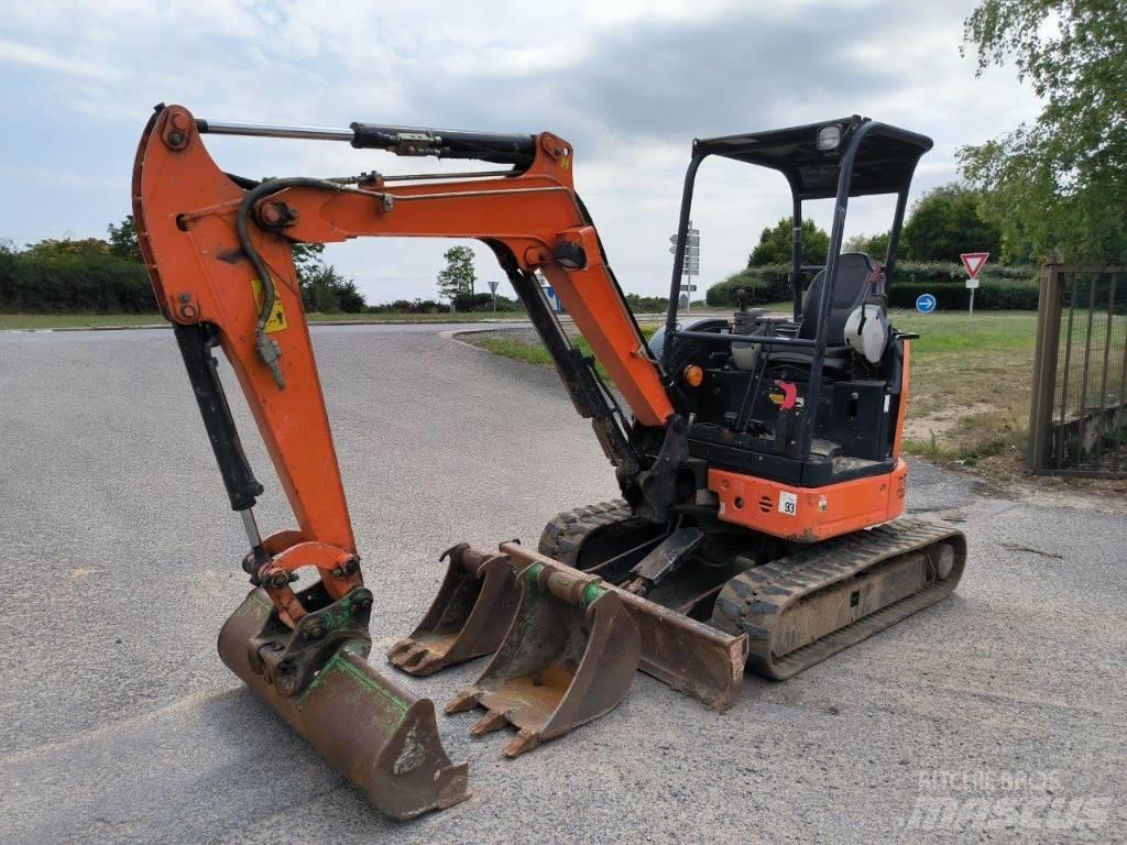 Hitachi ZX 26 U-5 A Miniescavatori