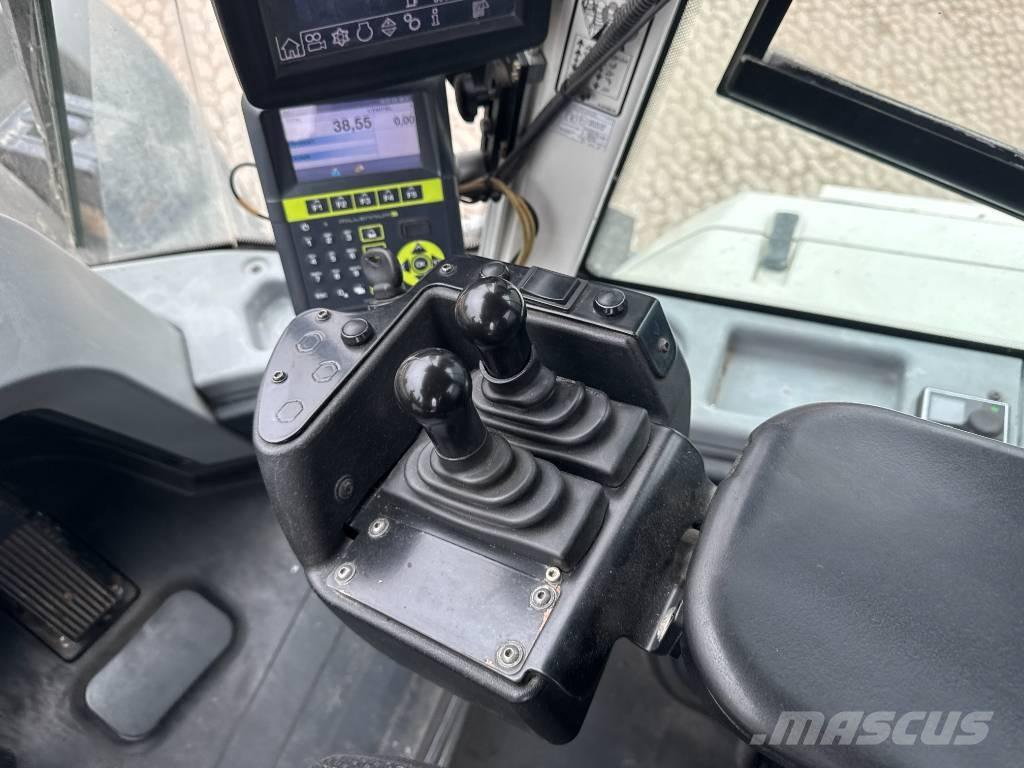 Liebherr L576 Pale gommate