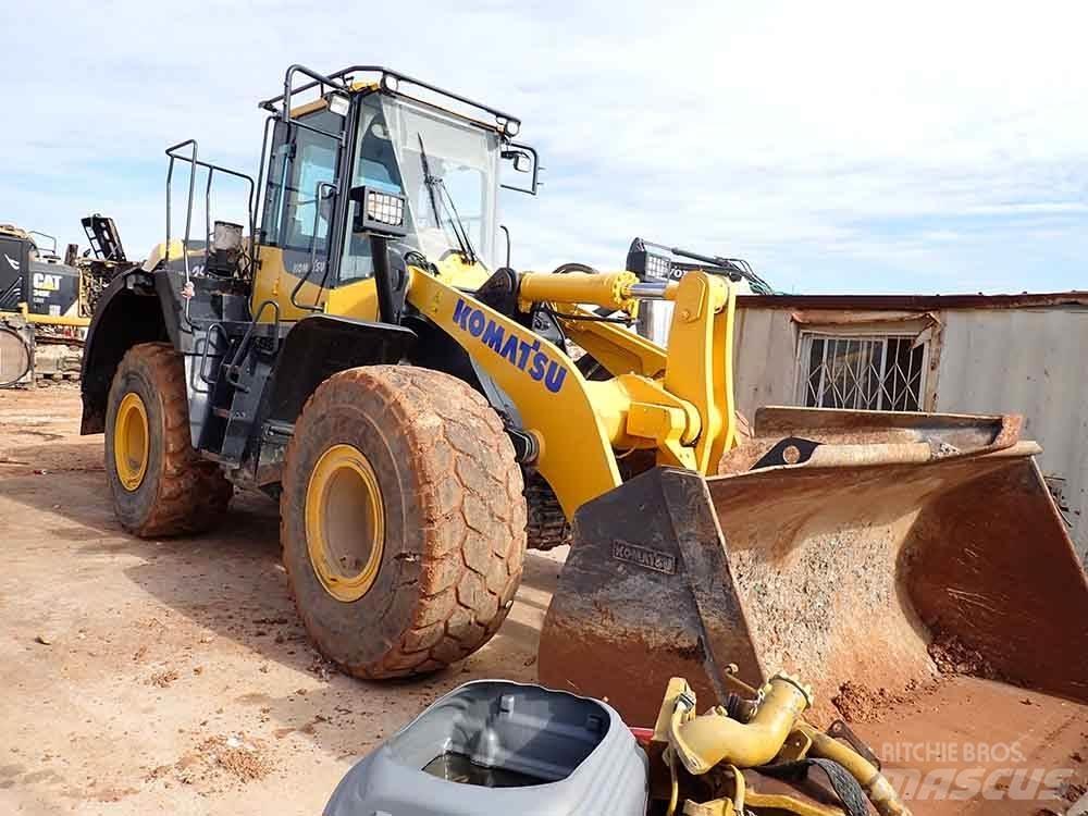 Komatsu WA380-8 Pale gommate