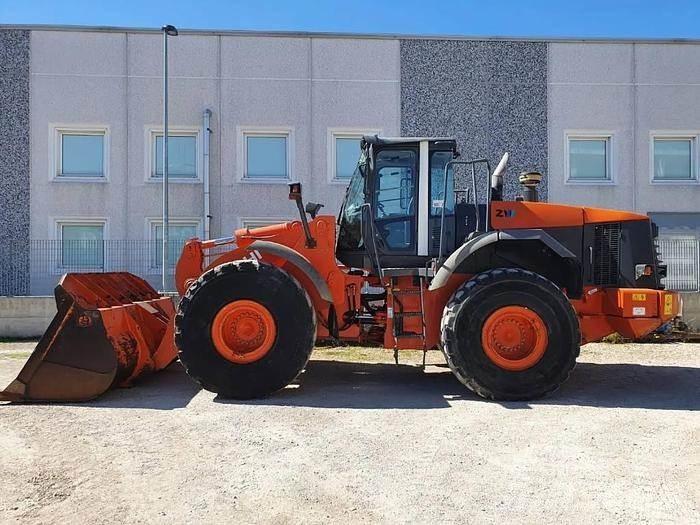 Hitachi ZW 310 Pale gommate