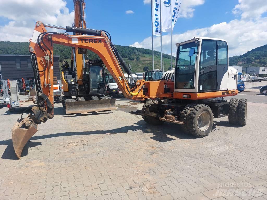 Schaeff HML32 | CW08 Escavatori gommati