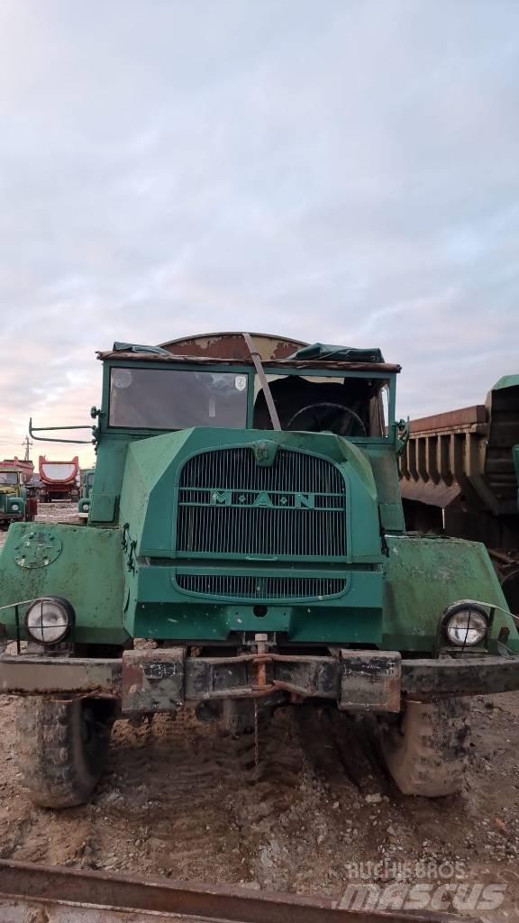 MAN 630 Camion cassonati