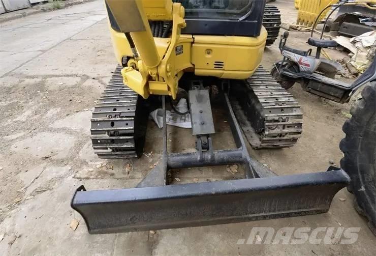 Komatsu PC35 Miniescavatori
