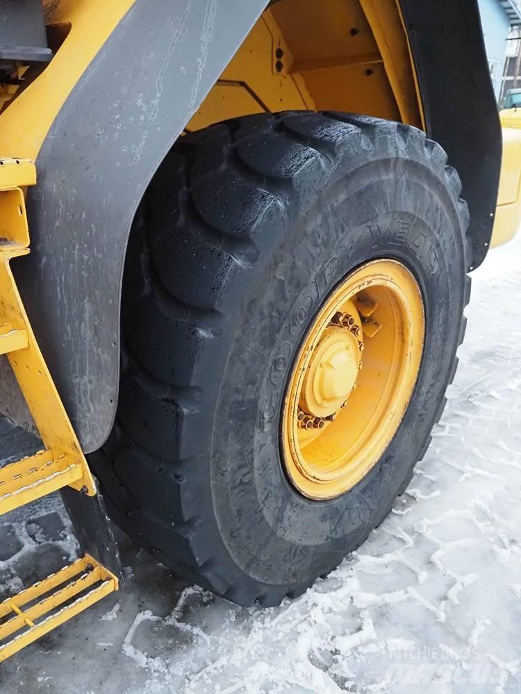 Volvo L 90 F Pale gommate
