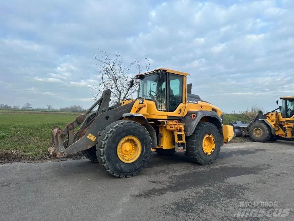 Volvo L120 H Pale gommate