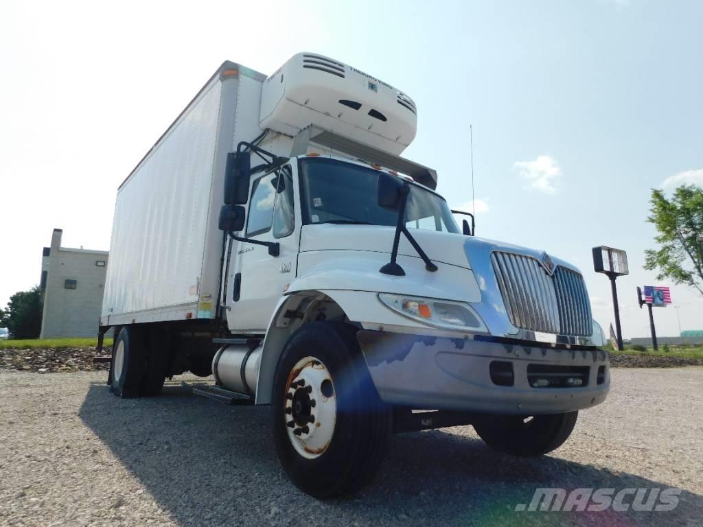 International 4400 Camion portacontainer