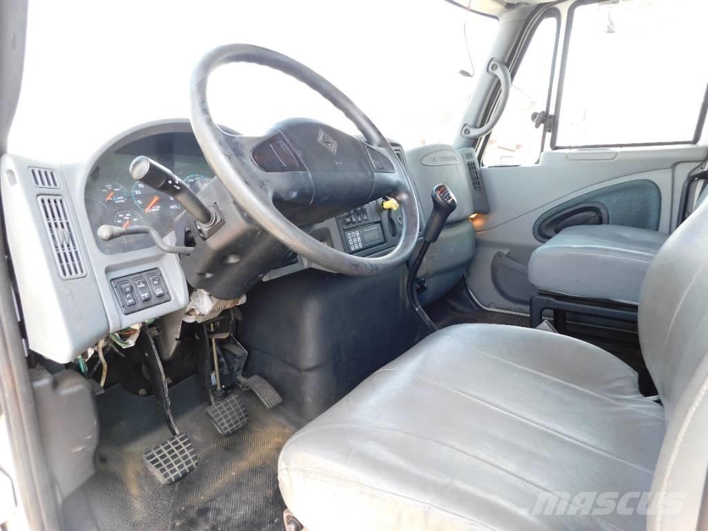 International 4400 Camion portacontainer