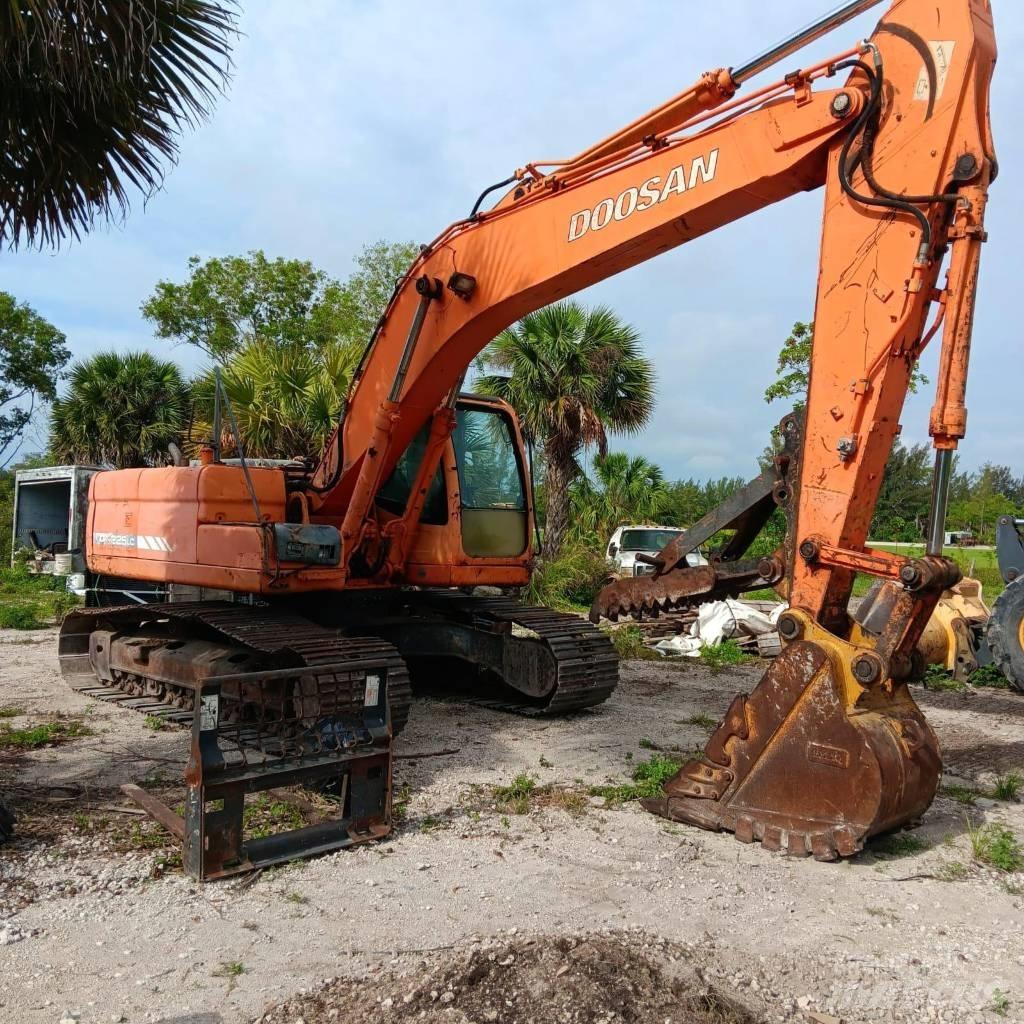 Doosan DX 225 LC Escavatori cingolati