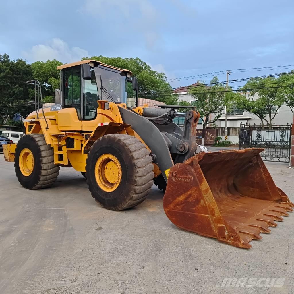 Volvo L120E Pale gommate