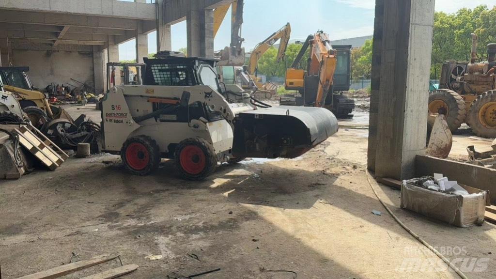 Bobcat S 16 Mini Pale Gommate